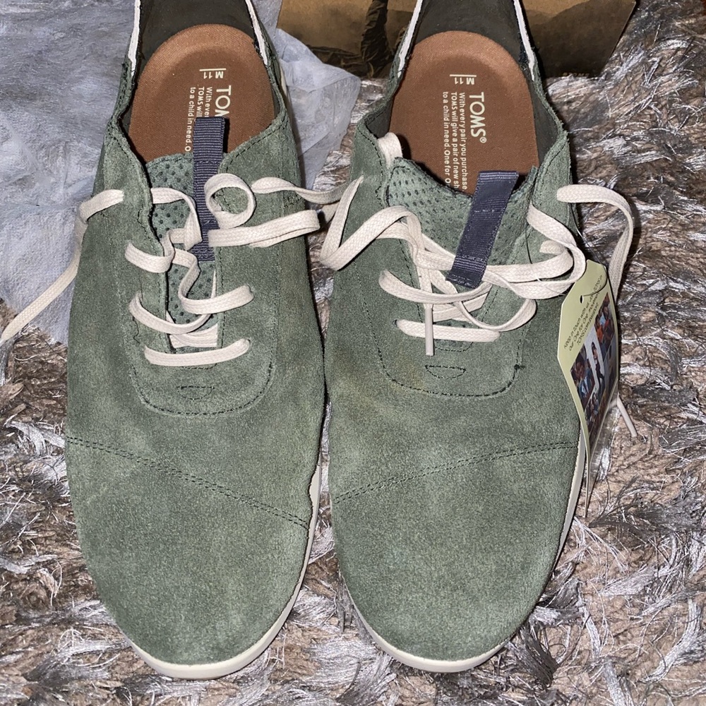 NIB TOMS MEN'S CABRILLO SUEDE SNEAKER (Size 11)